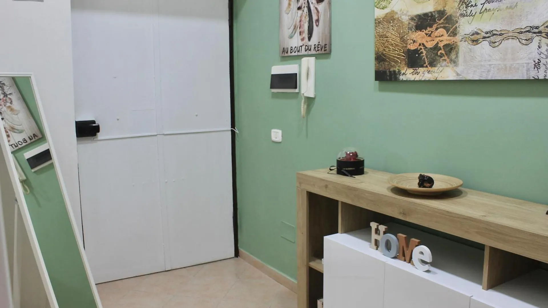 Miroballo Room Neapol 0*,