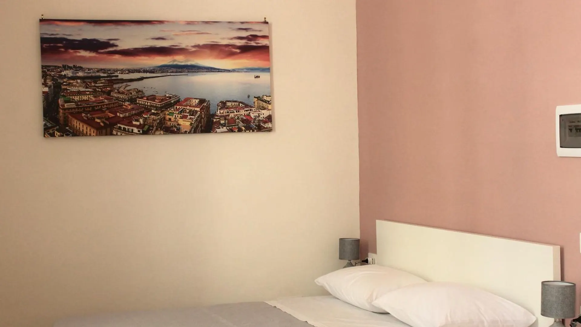 Miroballo Room Neapol Itálie